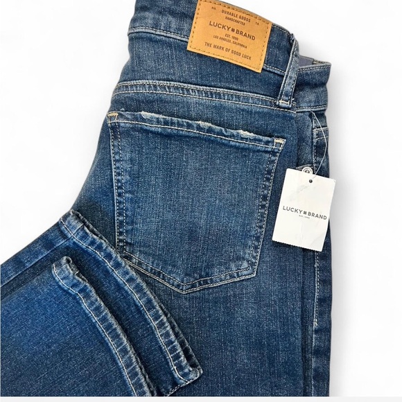 NWT Lucky Brand Women’s Mid Rise Sweet Straight Relaxed Fit Jeans, Size 4 - Picture 4 of 7